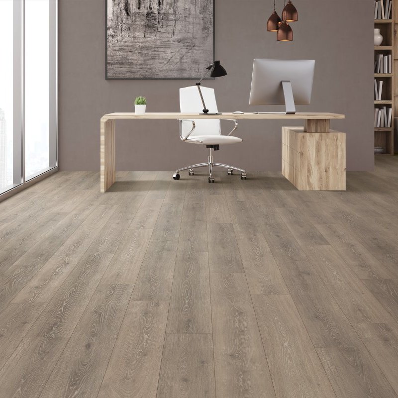 Laminate floor accents from Kimi's Carpets Plus | Fuquay-Varina, NC